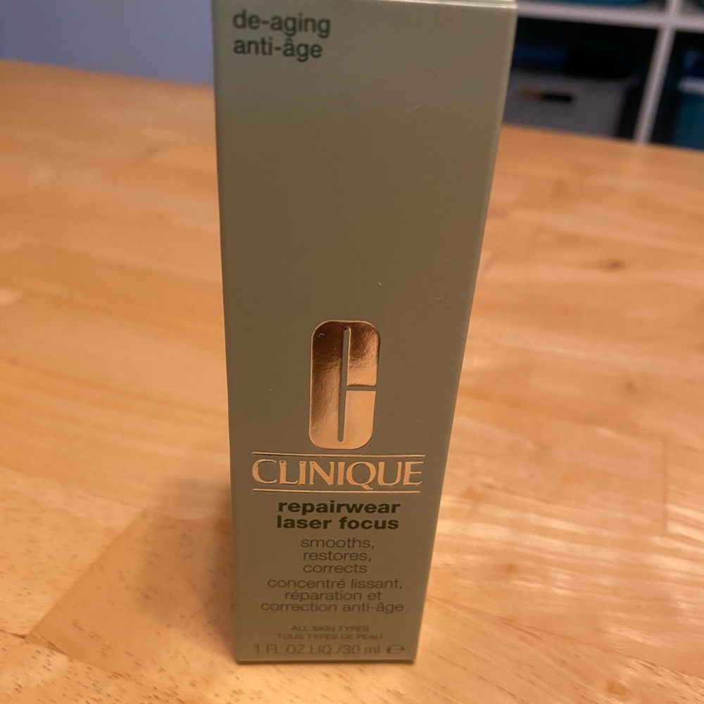 Clinique Repairwear Laser Focus NEW